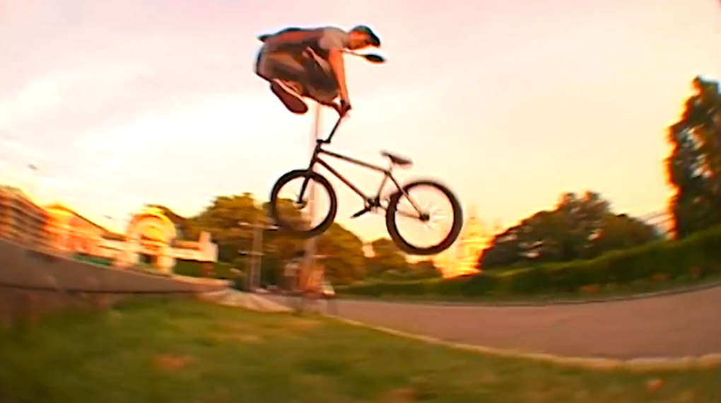 Der 360-Grad-Sportshop-Teamfahrer Valentin Moder, seine VX-Kamera und die Straßen von Wien, das ist und bleibt einfach ein Dreamteam.