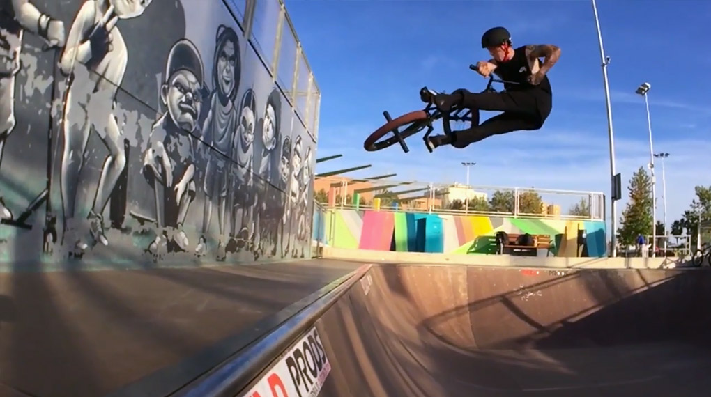 Der kunstform BMX Shop sponsert bekanntlich eine Bande süßer Boys, die zufälligerweise auch noch ziemlich gut BMX fahren können.