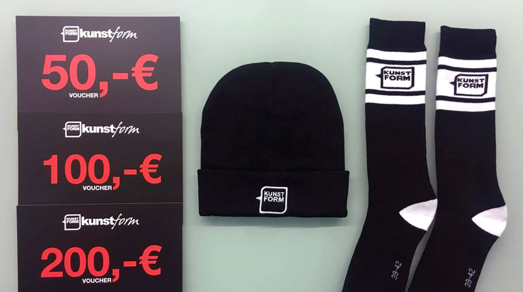 In der zweiten Runde unserer großen Adventsverloung kannst du mit etwas Glück Einkaufsgutscheine, Beanies und Socken vom kunstform BMX Shop gewinnen.