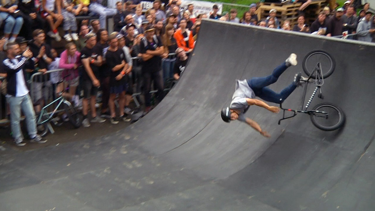 Auf die Fresse, fertig, los! Hier sind die besten Fails und Stürze aus allen freedombmx-Videos des Jahres 2017. Yolo, wa?!