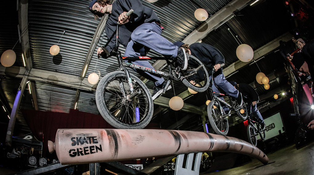 Beim Best-Trick-Contest auf den freedombmx Awards in München ging gut zur Sache. Sebastian Gerlich hat sich für uns mit seiner Kamera ins Getümmel gestürzt.