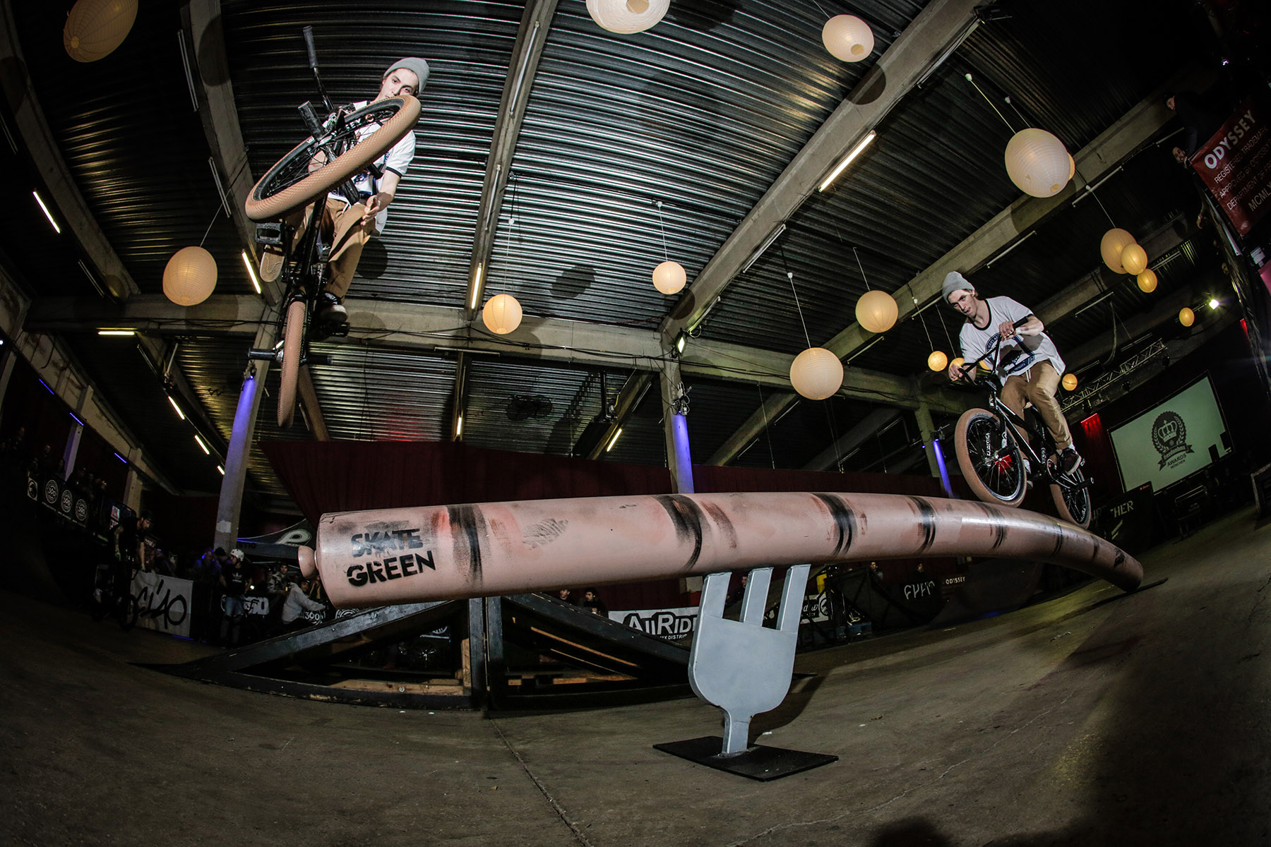 Münchenlocal Lubos Durchan mit einem Railride to 180 Bars an der Skate-Green-Wurst