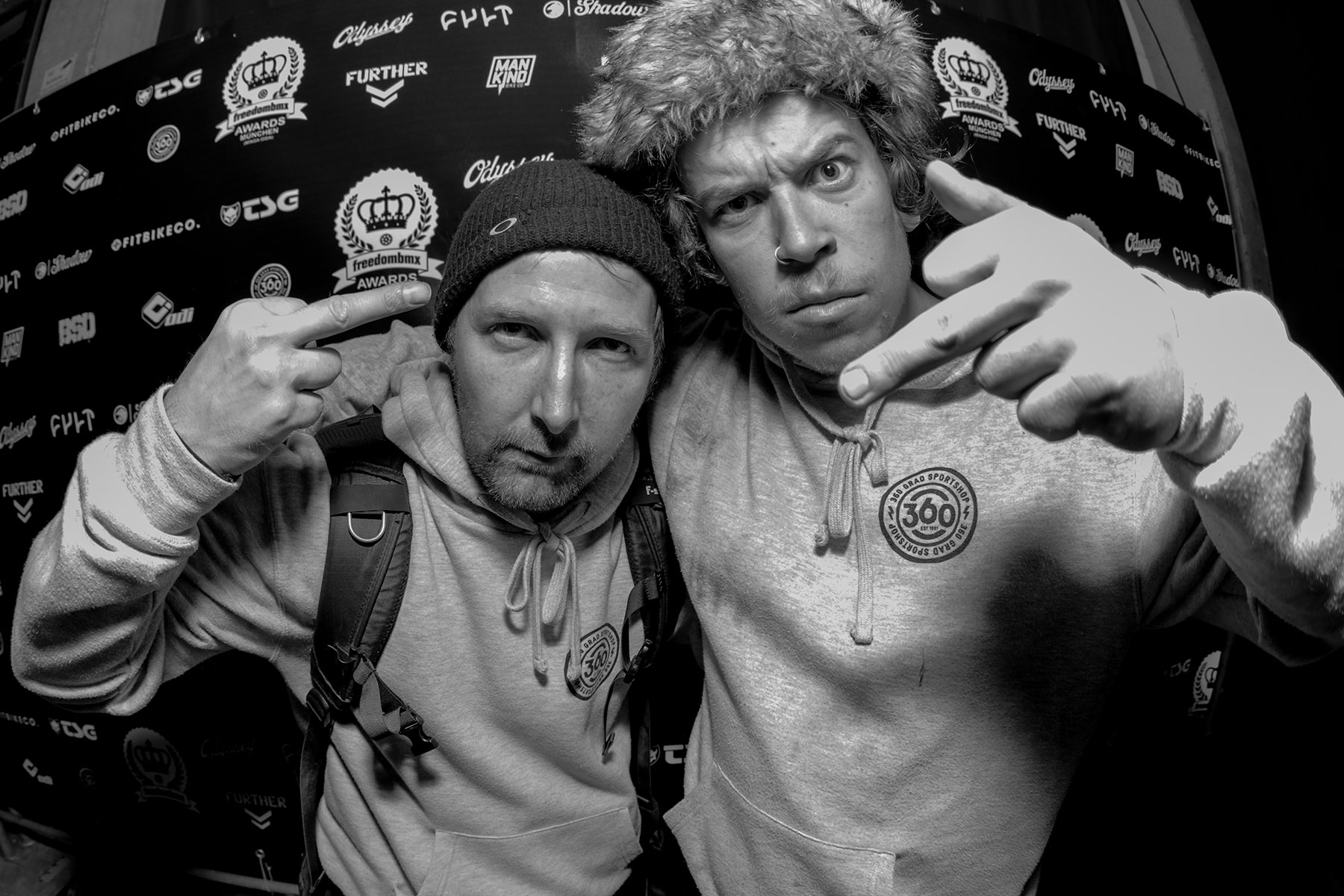 Vielen Dank an Sebastian Gerlich (rechts) für die tollen Fotos und herzlichen Glückwunsch nachträglich an Nils Jacob, der in der Nacht von Samstag auf Sonntag Geburtstag hatte und aus diesem Anlass ausnahmsweise mal Alkohol getrunken hat. Prost!