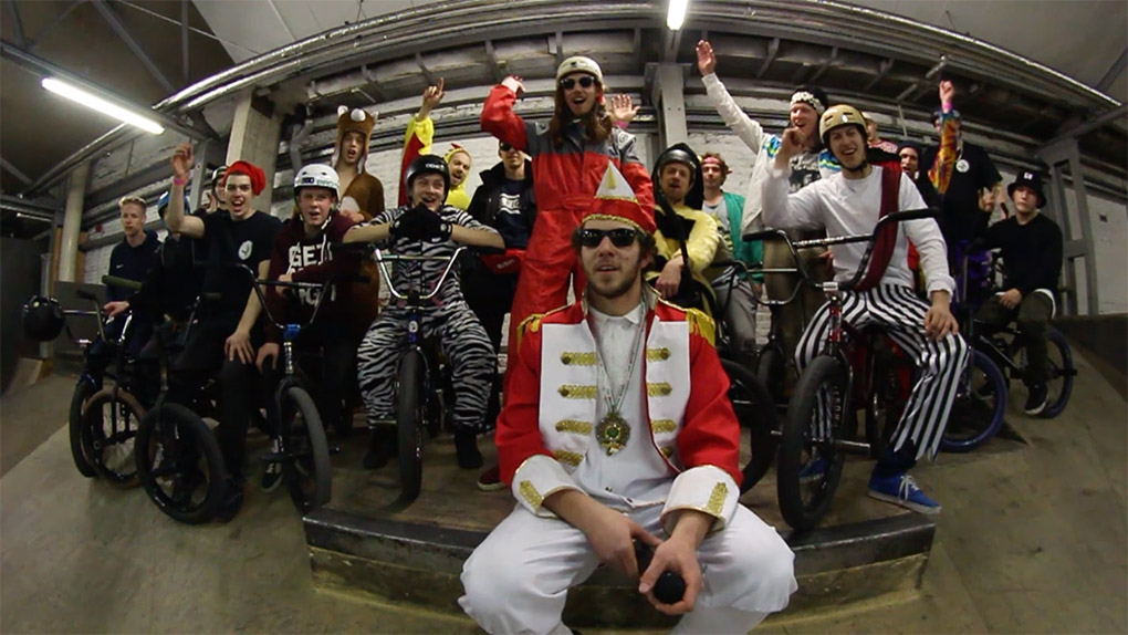 Jecke opgepasst! Die freedombmx X Halle 59 Karnevalssitzung 2018 findet am 9. Februar von 17-22 Uhr in den AbenteuerHALLENKalk statt. Kölle alaaf!