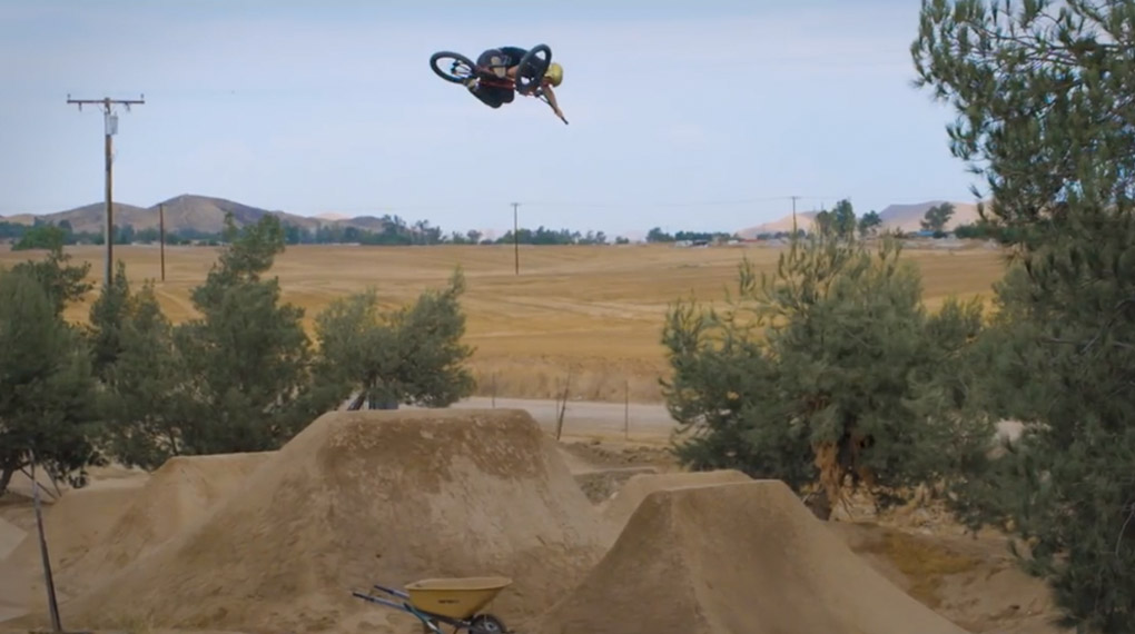 Gute Nachrichten für Larry Edgar, Sean Ricany und Travis Hughes, die wurden nämlich ins Pro-Team von Vans befördert. Herzlichen Glückwunsch!