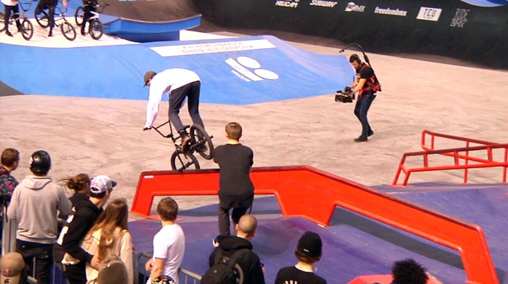 Glückwünsche gehen raus an Bruno Hoffmann, der sich auf Platz 1 für das Streetfinale auf der Simple Session 2018 qualifiziert hat. Hier ist sein Run.