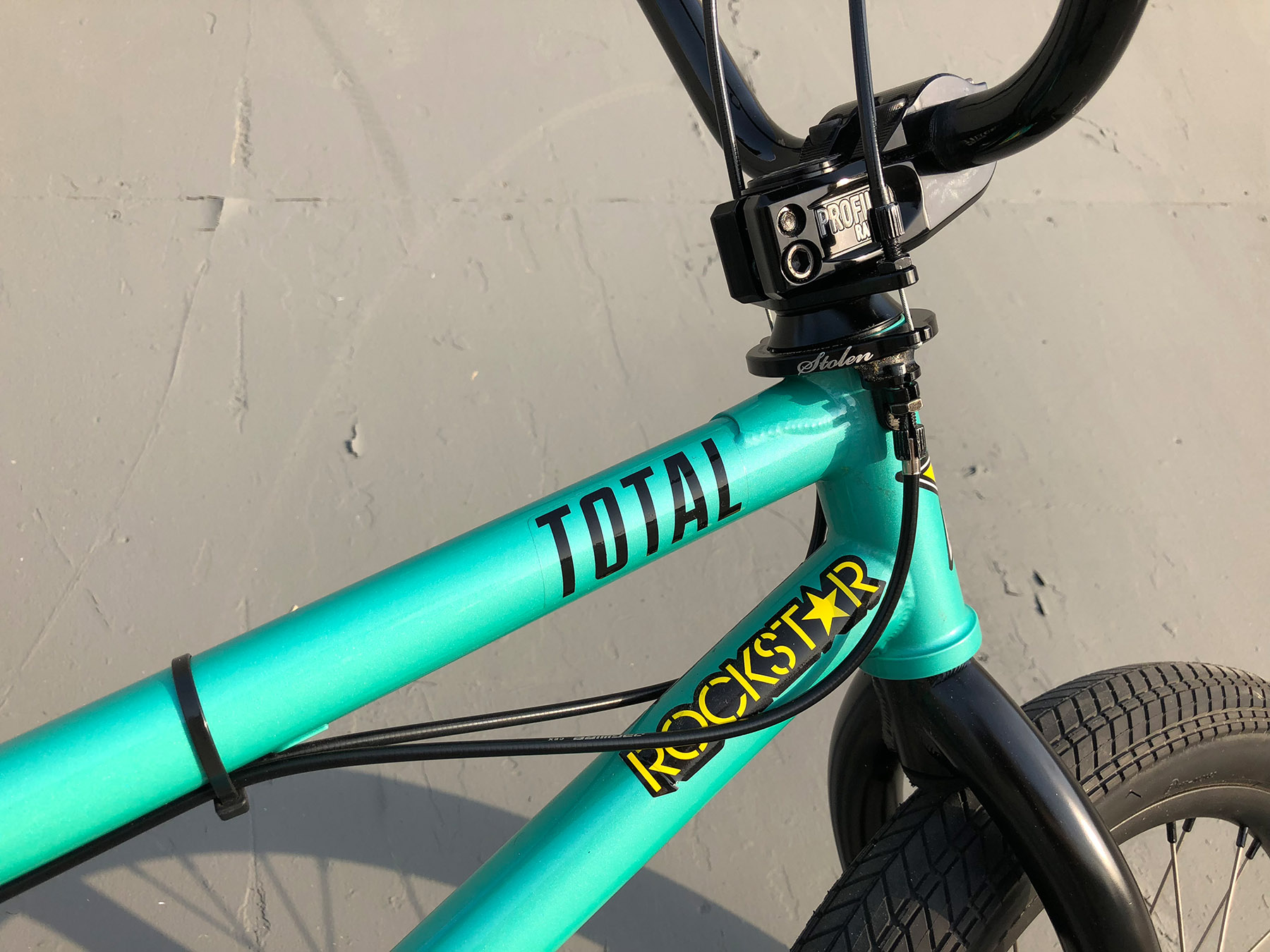 Nick Bruces neuer Signaturerahmen von Total BMX hat Gussets am Ober- und Unterrohr