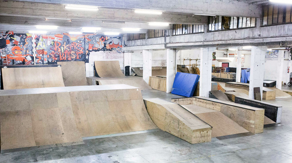 Bevor demnächst mit Gleis D einer neuer Indoorpark in Hannover eröffnet, wir die Yard Skatehall am 7.4. mit einem Abschiedsjam in den Ruhestand geschickt.