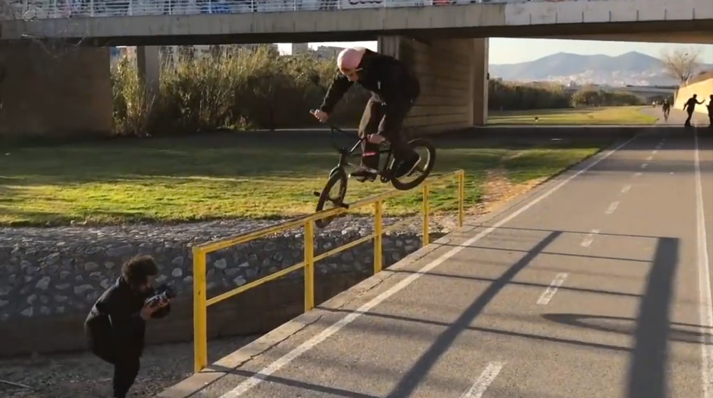 Mark Burnett hat neulich seinen Shadow-Teamkollegen Simone Barraco in Barcelona besucht. Hier sind ein paar sehenswerte Jibs, die die beiden gefilmt haben.