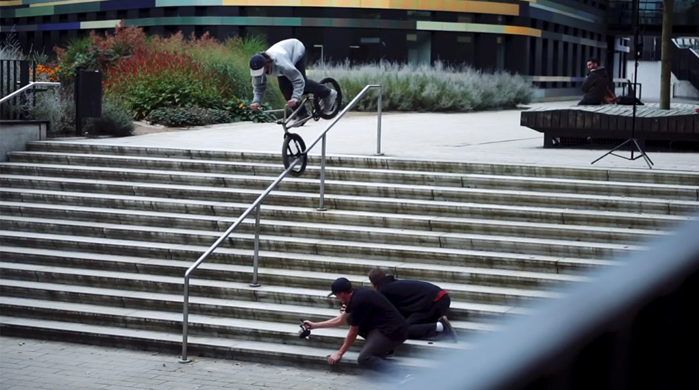 Für "Lost in Hamburg" haben sich Jason Eustathiou, Greg Layden, Jiri Blabol, Raul Jula und Michal Šmelko auf den Straßen der Hansestadt rumgetrieben.