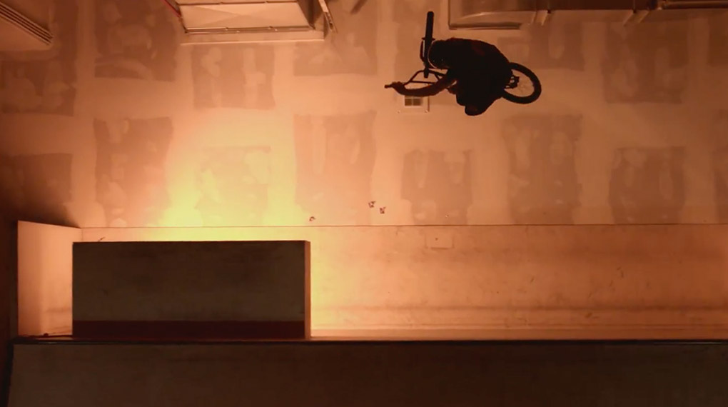 Michael Hanfler ist neu im Team von Alliance BMX. Hier ist seinen Welcome-Edit, in dem der norddeutsche Vielflieger durch die P5 Skatehalle in Bremen fegt.