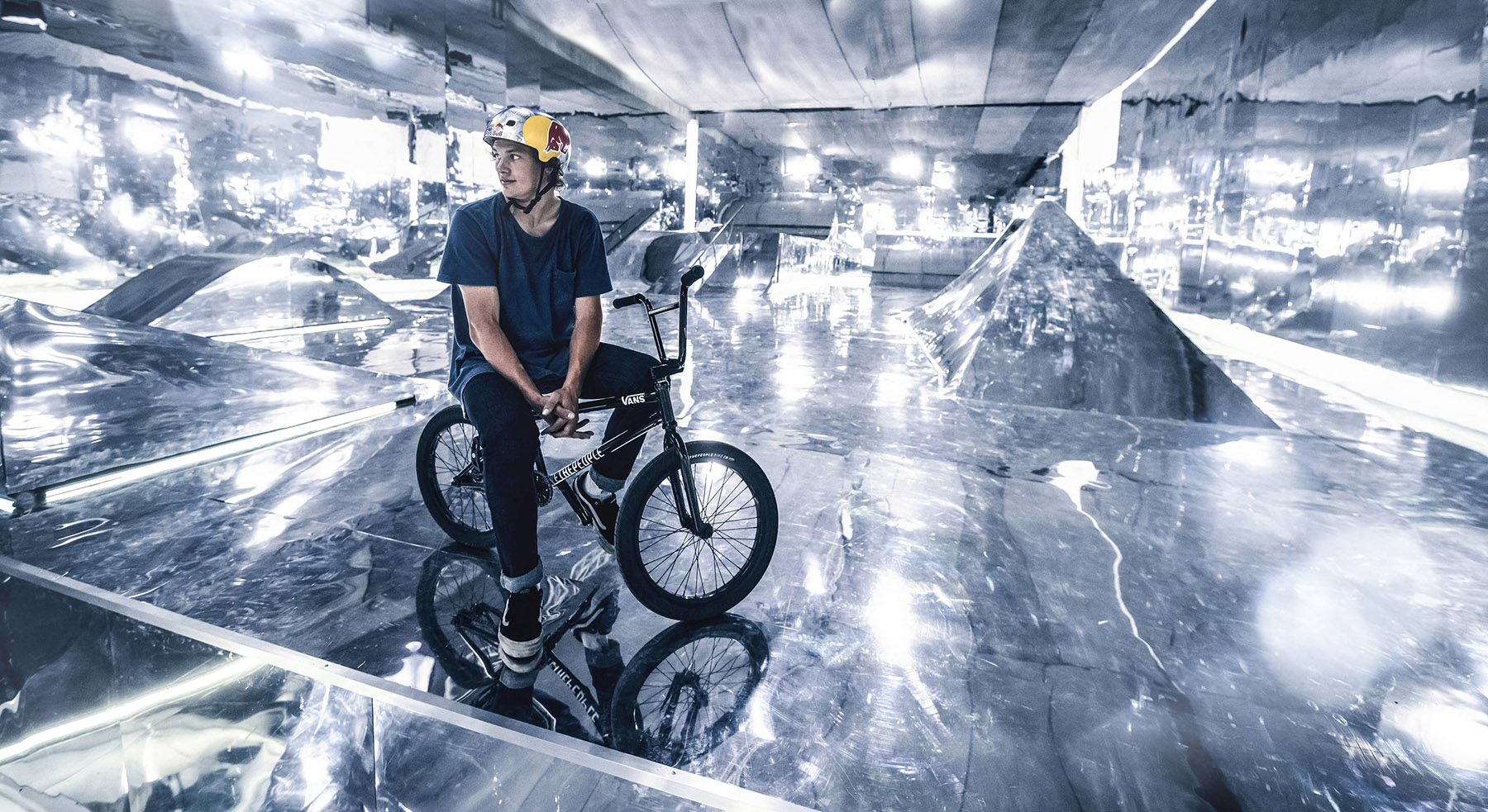 Ein Foto mit Seltenheitswert: So eingeschüchtert von einem Rampenpark sieht man Pau Thölen eigentlich nie; Foto: Sebas Romero/Red Bull Content Pool