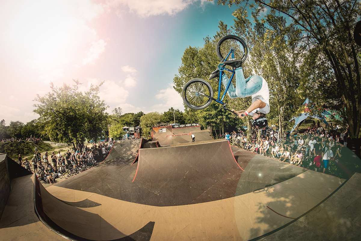 Einer der selten Momente, in denen Jonas Lindermair beim Flair nicht am Lenker dreht