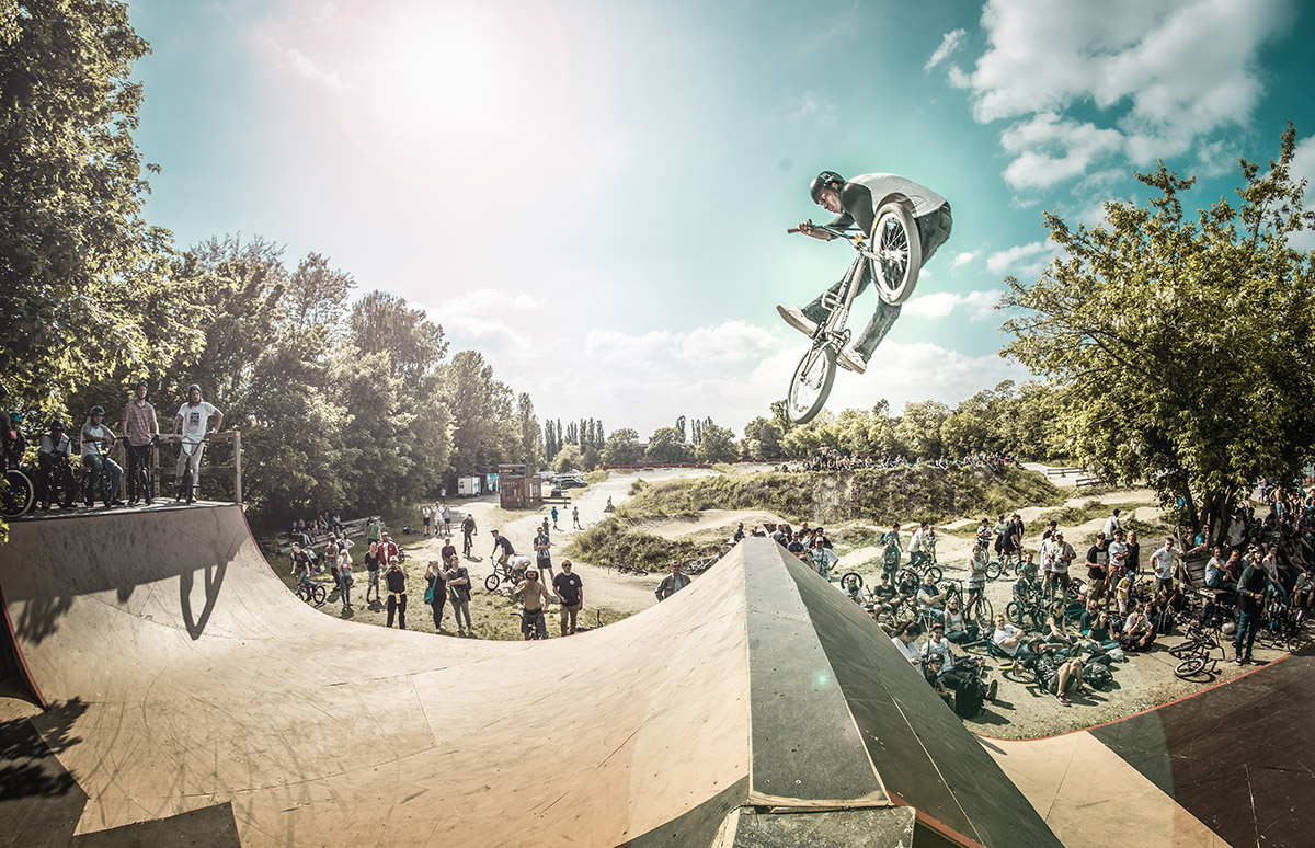 Leon Binckebanck verletzte sich leider in seinem ersten Run bei seinem ersten Trick. Gute Besserung!