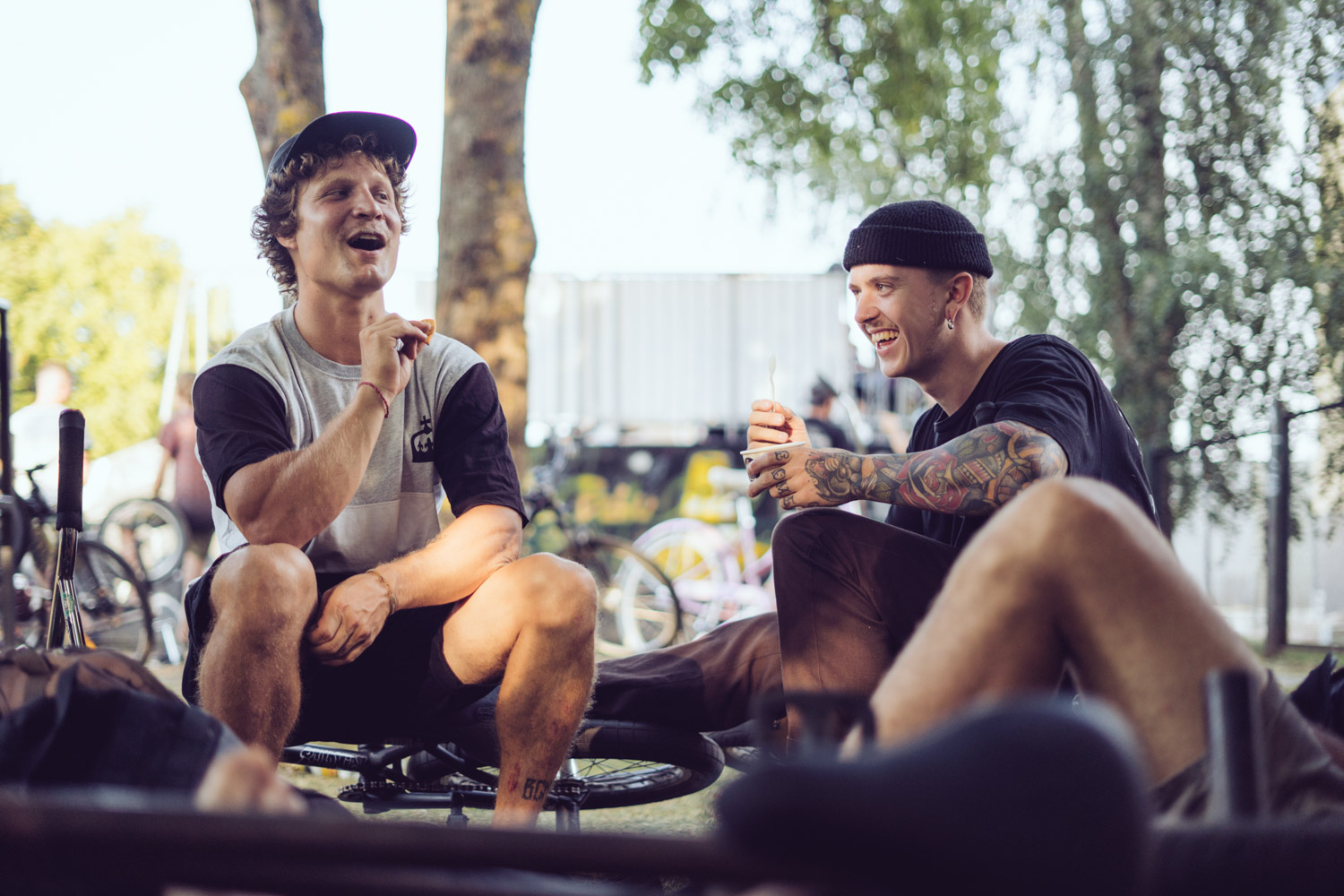 Während der Rest der deutschen Reisetruppe gerade seinen Rausch ausschläft haben Mati Lagoisty und Felix Prangenberg Zeit sich am Leben zu erfreuen