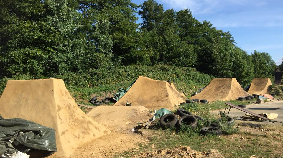 "Alles Neu"-Trailsjam am 11.8. in Bremen – Wer auf rasantes BMX-Fahren, Lagerfeuer und Gegrilltes steht, sollte sich diese Festivität nicht entgehen lassen!