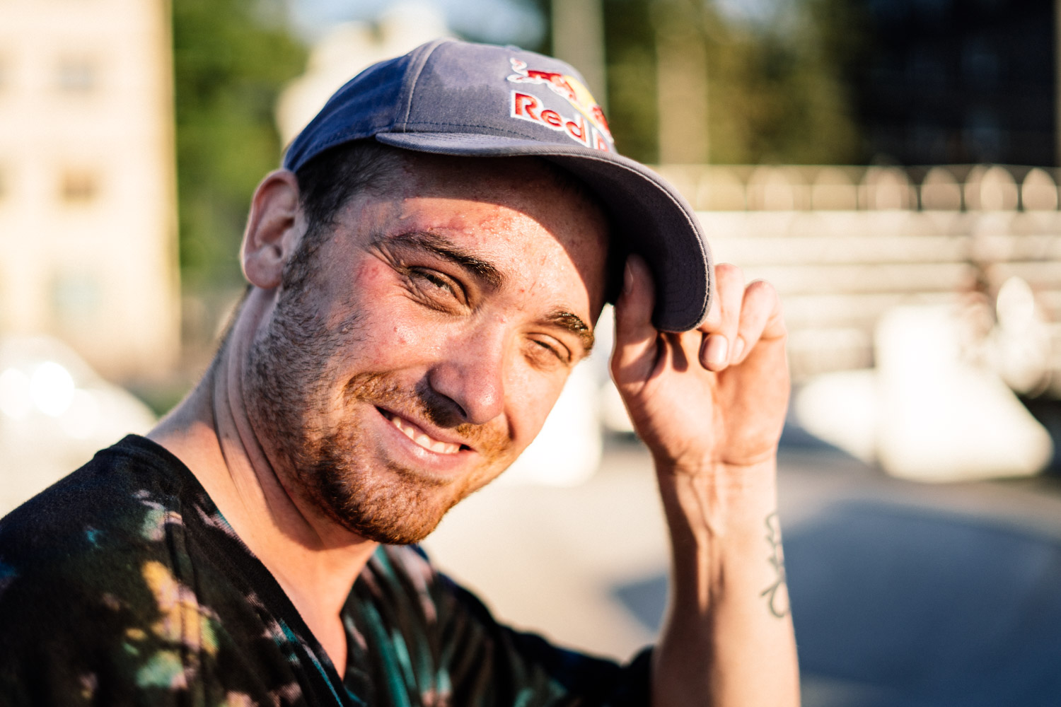 Der Lettlandtrip lief für Bruno Hoffmann alles andere als optimal. Nachdem er beim vollen Einsatz auf der Bangerjagd für die Federal-DVD erst zweimal in kürzester Zeit übel auf sein Gesicht fiel, stürzte er wenige Minuten vor seinem Qualirun unglücklich auf die Schulter und musste das Spektakel von der Tribüne bewundern. Da allerdings die halbe Ciao-Mannschaft ebenfalls dort anzutreffen war, tat dies seiner Stimmung keinen Abbruch