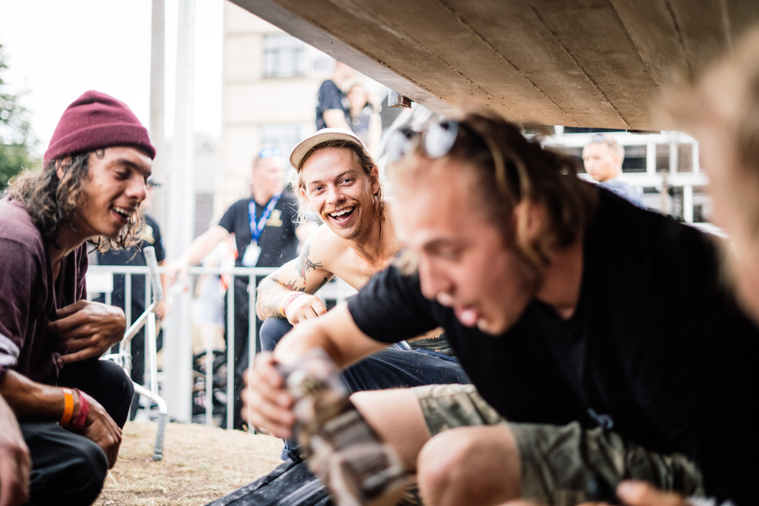 Carlo Hoffmann war vor Ort um Scheiße zu labern und eine Flasche Grasovka unter das Volk zu bringen. Beide Missionen gelangen der Siegener Frohnatur ohne Probleme