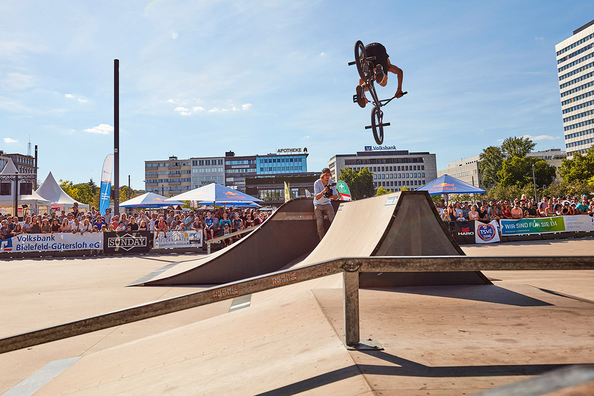 Jan Mihaly kann easy 360 auf beide Seite. Wer errät, ob dieser hier oppo oder regular ist?