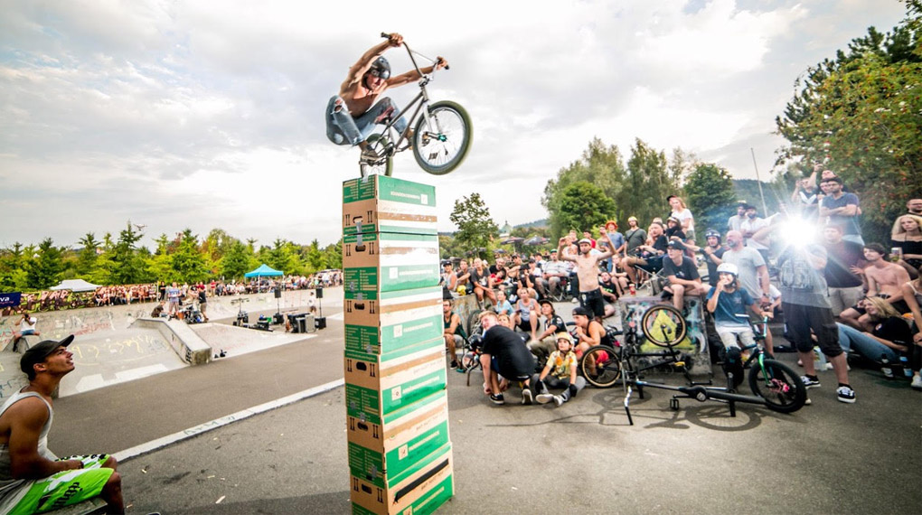 In diesem Jahr feierte das BMX Männle Turnier seinen 10. Geburtstag. Hier gibt es einen Bericht mit Videos und Fotos von der Sause im Skatepark Tuttlingen