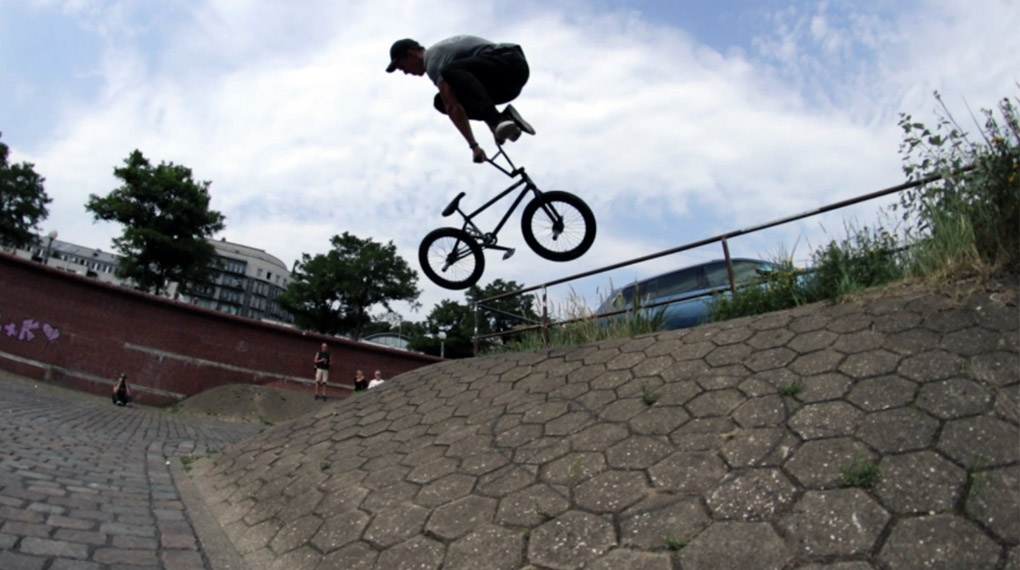 Hamburg ist nicht nur eine schöne Stadt, sondern hat auch haufenweise gute Spots. Einige davon wurden im Juli während eines Streetjams angesteuert.
