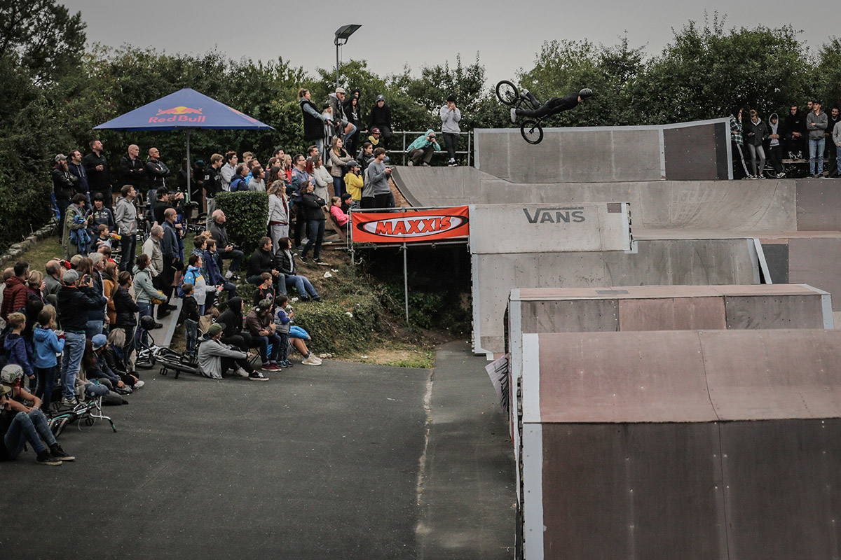 Miguel Franzem beim Alligatorenwrestling aka bei einem 360 Backflip am Step-up
