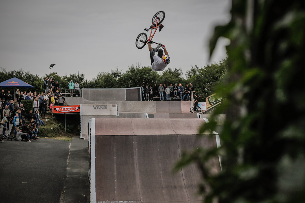 Senad Grosic nähert sich so langsam Level 4, haut aber trotzdem noch immer regelmäßig Flipwhips raus. Respekt!