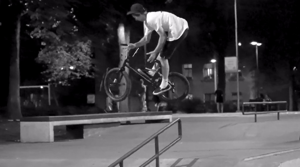 Wunschkonzert in Riga: Felix Prangenberg, Miguel Smajli, Felix Donat und Artur Meister treten im Auftrag des kunstform BMX Shops zu einem Instagram Slam an.