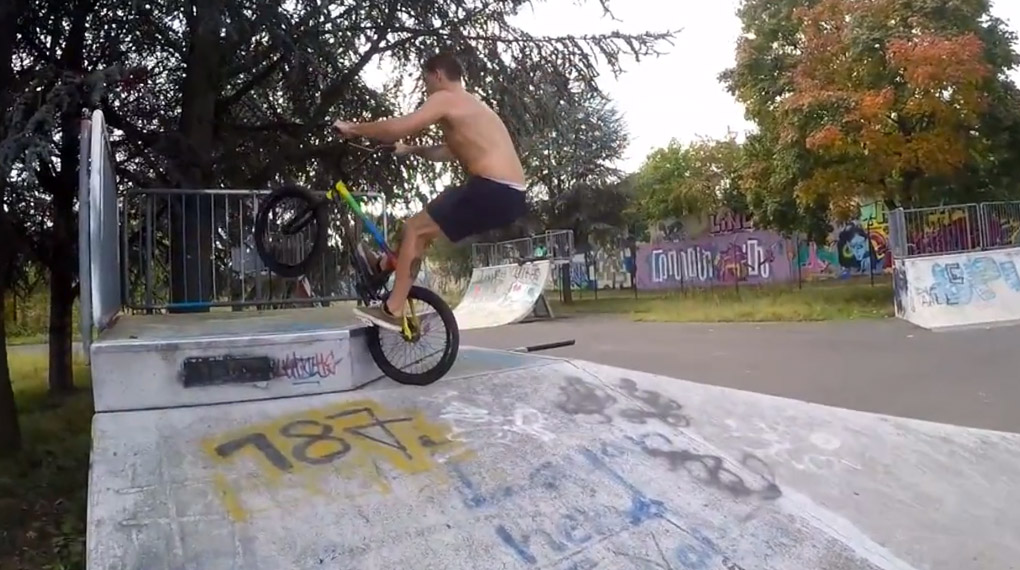 Freecoastertricks im 3/4-Takt: Mark Paul Abare fährt in seinem "Fakie Waltz"-Video rückwärts durch Darmstadt und Umgebung.