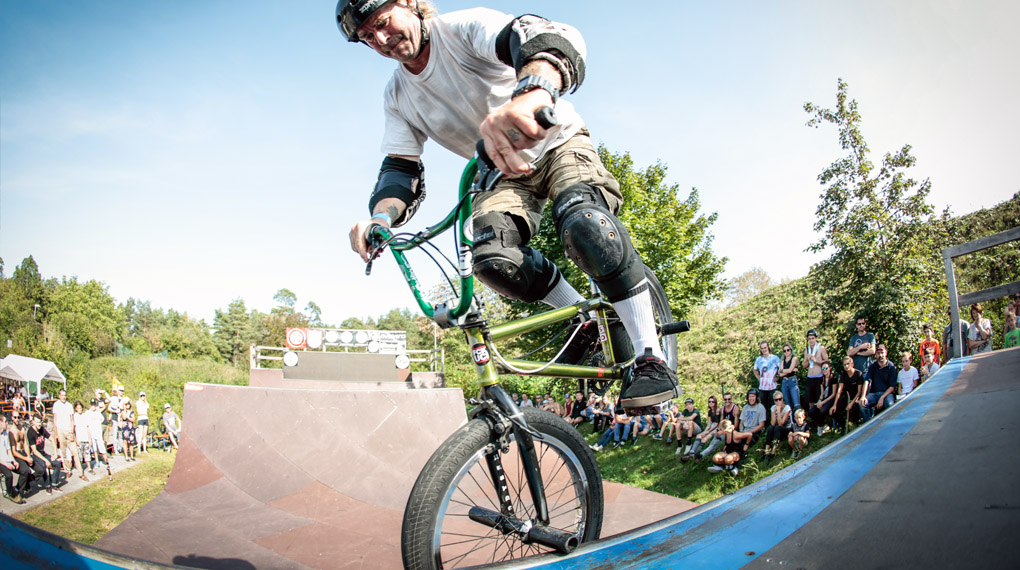 Eine Runde Nachschlag vom 360 Grad Jam gefällig? Kein Problem! Eine Fotogallery und unser Restefest-Video aus dem Skatepark Lohhof findest du hier.
