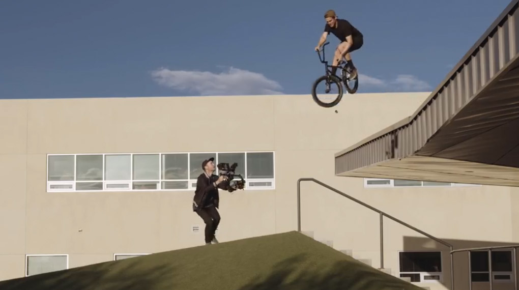 Give it to me raw: Ein Blick hinter die Kulissen bei den Dreharbeiten zum Promovideo des Kink High Dive Signature Seat von Chad Osburn.