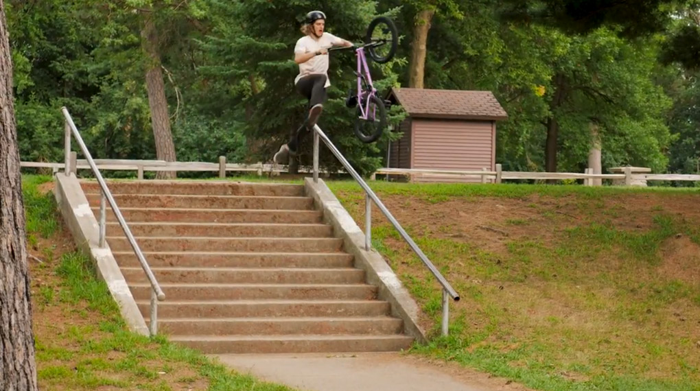 Erik Elstran gibt auch in diesem Promovideo für sein Signaturerad von Sunday Bikes wieder einige Tricks zum besten, die du bestimmt noch nicht gesehen hast.