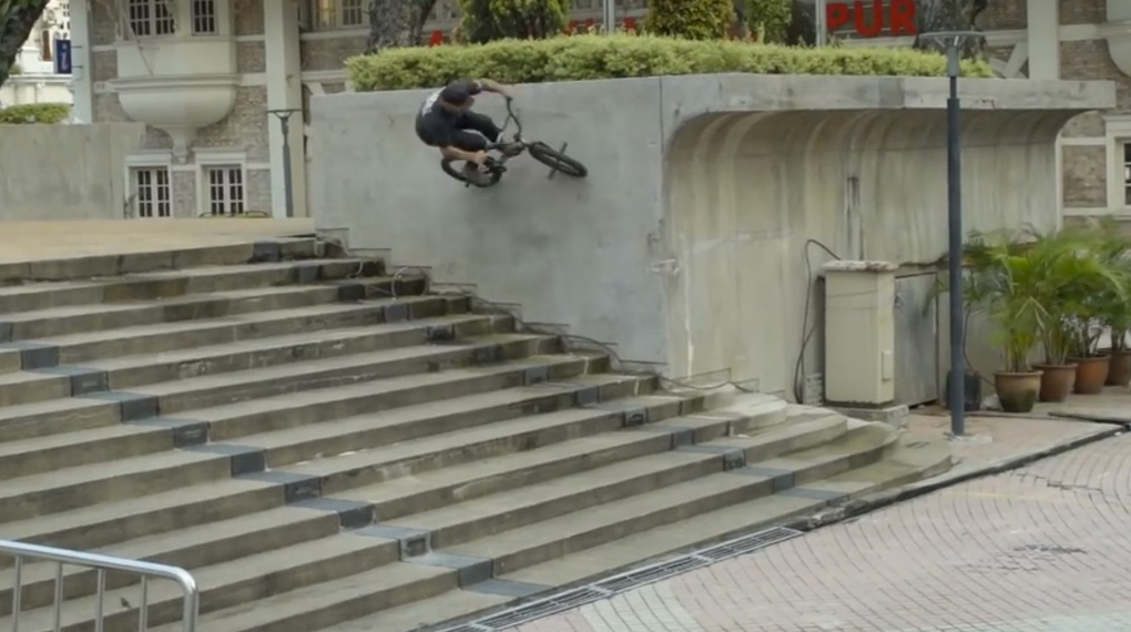Banger Time! Für die Vans Dragon Tour haben Dakota Roche, Sean Ricany, Ty Morrow und Calvin Cosovich in Südkorea, Malaysia und Singapur vorbeigeschaut.