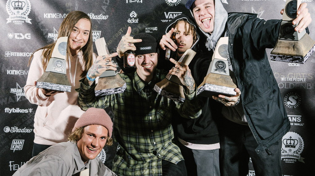 Mit einem rauschenden Fest haben wir in Oldenburg die Gewinner der freedombmx Awards 2018 gekürt. Wer Bierduschen verpasst bekam, erfährst du hier.