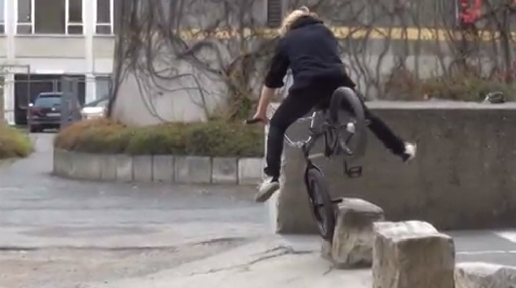 Hier entlang für das Promovideo für die Beanies von Cents mit Bruno Hoffmann, Tom Schorb-Mergenthaler (Aua!), Sebastian Anton u.a.