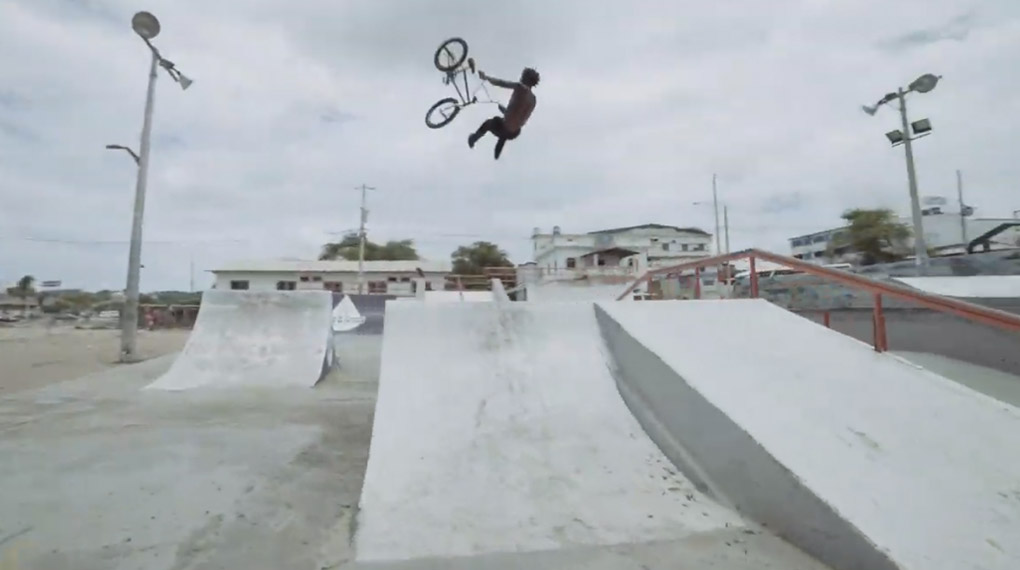 Mike "Hucker" Clark hat Jonathan Camacho in Ecuador besucht, der nicht nur ein echter Gefahrensucher, sondern auch ein spitzenmäßiger Typen ist.