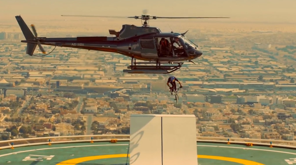 Halb Danny Way, halb Danny MacAskill – die Chancen stehen ziemlich gut, dass das neue Video, das Kriss Kyle in Dubai für Red Bull gefilmt hat, viral geht.