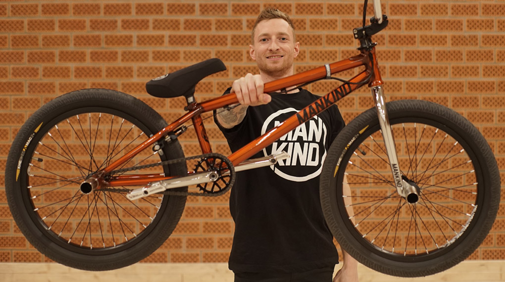 Ricky Felchner ist neu auf Mankind Bike Company. Für diesen Bikecheck haben wir das Rad des Leipziger Fufanufans einmal genauer unter die Lupe genommen.