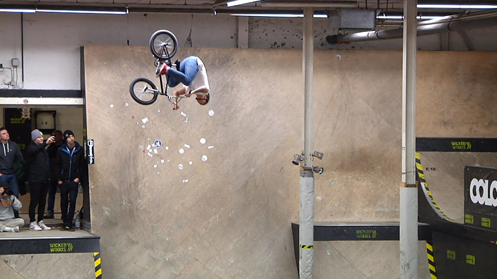 Rasur! Hier sind die beiden Runs und der Last Trick, mit denen Tobias Freigang den New Year