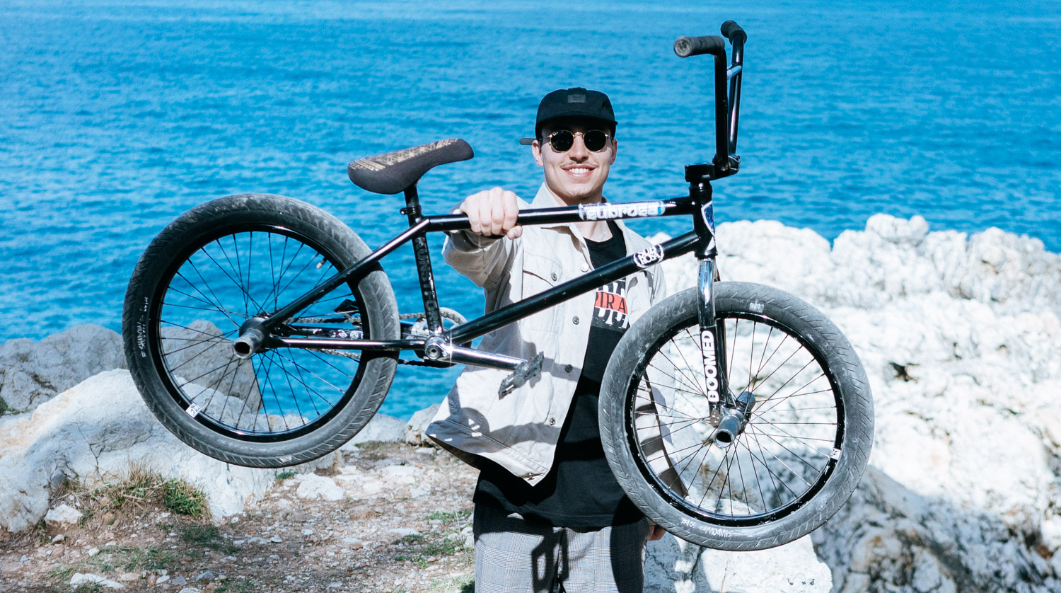 Miguel Smajli ist seit Kurzem für Subrosa und The Shadow Conspiracy unterwegs. Für diesen Bikecheck haben wir seinen neuen Rider mal genauer angeschaut.