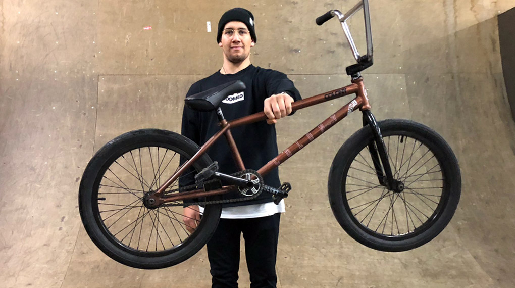 Colony ist wieder in Deutschland erhältlich und hat mit Marcel Gans einen neuen Teamfahrer am Start. Wir haben uns sein Rad einmal genauer angeguckt.