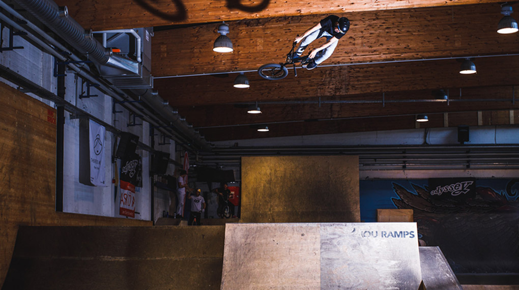 Zum 10. Geburtstag der 20inch Trophy ging es in der Skatehalle Innsbruck ordentlich rund. Hans Friedrich hat sich für euch ins Getümmel gestürzt.