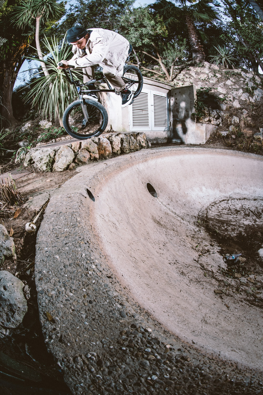 Das Fisheye lügt und die Quarter war um ein vielfaches kleiner als sie aussieht: Steezy Nosepick von Miguel Smajli