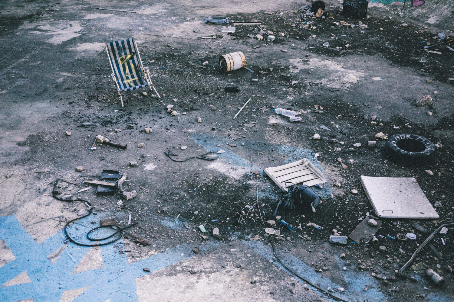 Am letzten Tag fuhren wir zu einem epischen DIY-Spot, der sich über die Ruine eines nie vollendeten Nachtclubs erstreckte