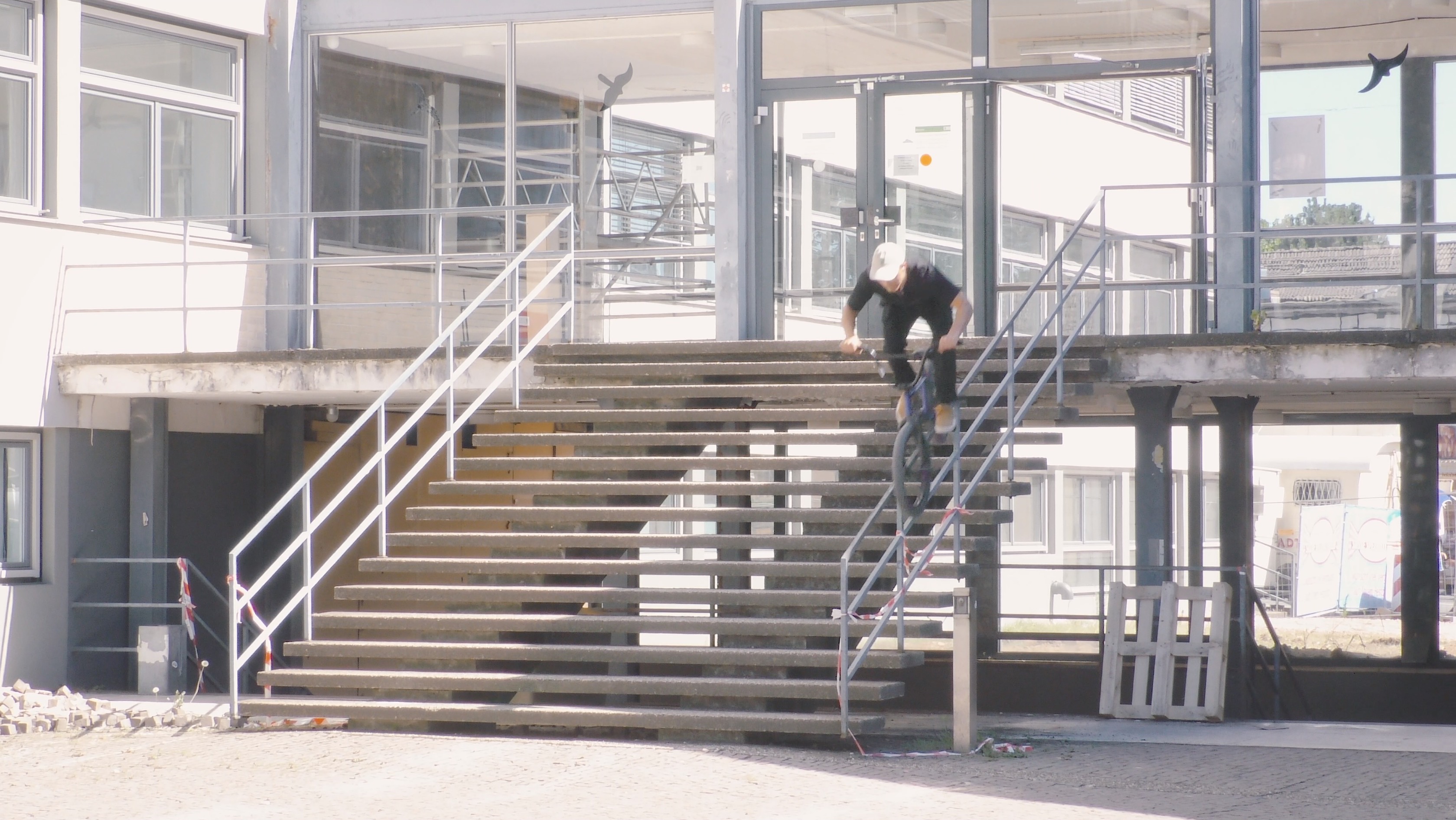 Fernando Laczko mit reichlich Fuego für die Ciao Crew in 4K und obendrein gibt es auch noch einen Haufen hochkarätiger Guestclips. Check it!