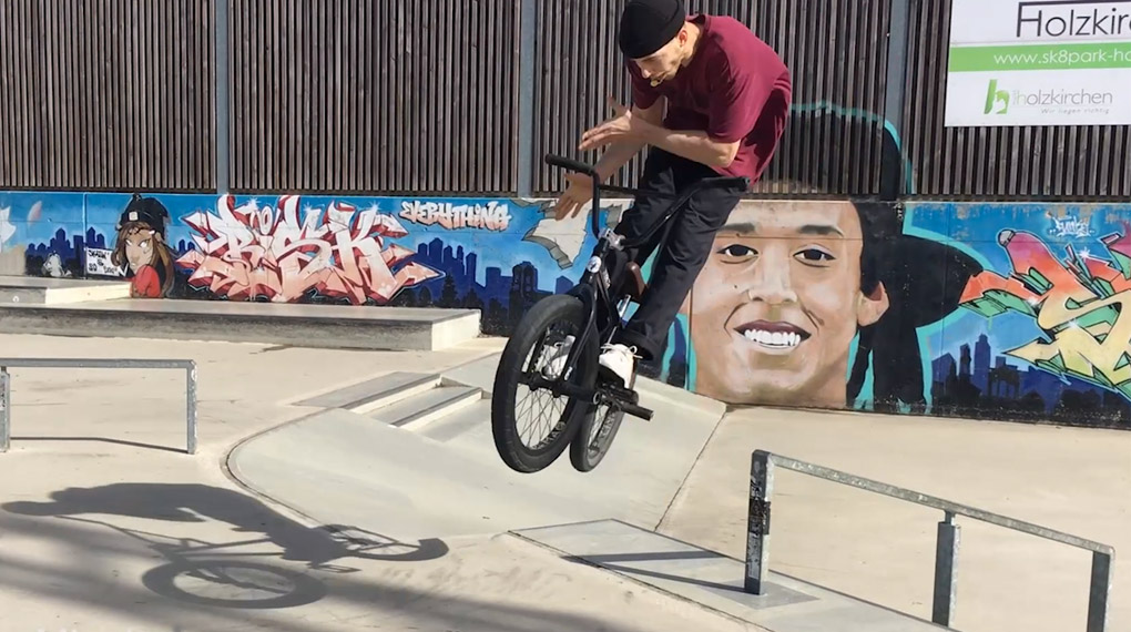 Das Team vom 360 Grad Sportshop hat in letzter Zeit mächtig Gas gegeben, dementsprechend sind viele gute Clips für dieses Best-of-Video rumgekommen.