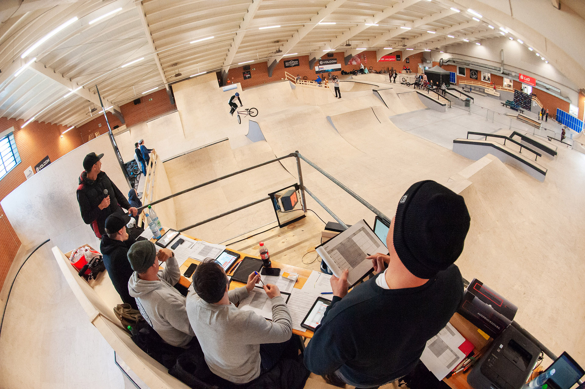 Das geschulte Personal bei der Arbeit