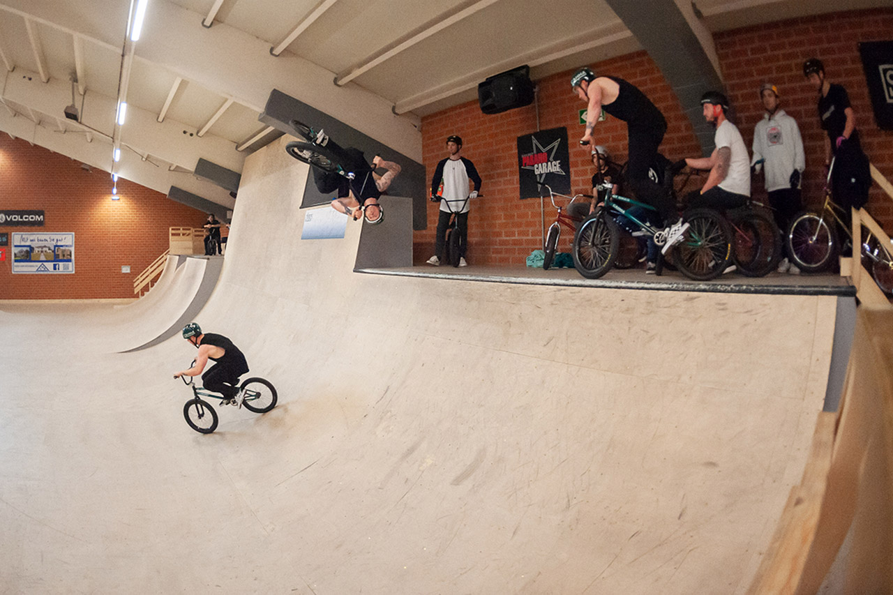 Ist klar: James Jones macht Flair Drop Ins im Training, um die Rampe anzutesten