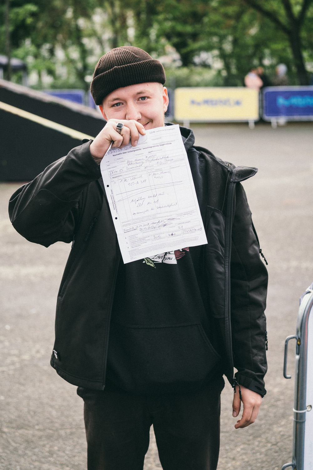 Marius Apro wurde Freitagabend auf dem Parkplatz die Polizei auf den Leib gehetzt, die seinen Autoschlüssel einkassierten, bis er am nächsten Tag seine Fahrtüchtigkeit unter Beweis stellen konnte