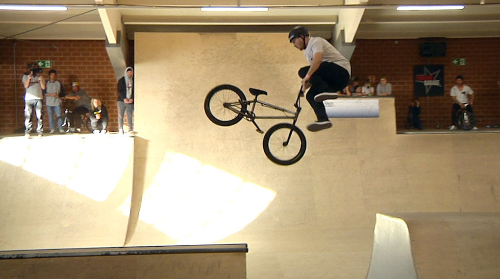 Hier ist der Run, mit dem Daniel Tünte auf den German Open in der Skatehalle Oldenburg Deutscher BMX Park Meister 2019 wurde.